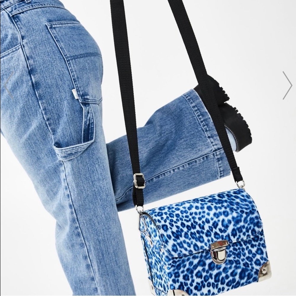 DELIAS/ DOLLSKILL crossbody trunk bag